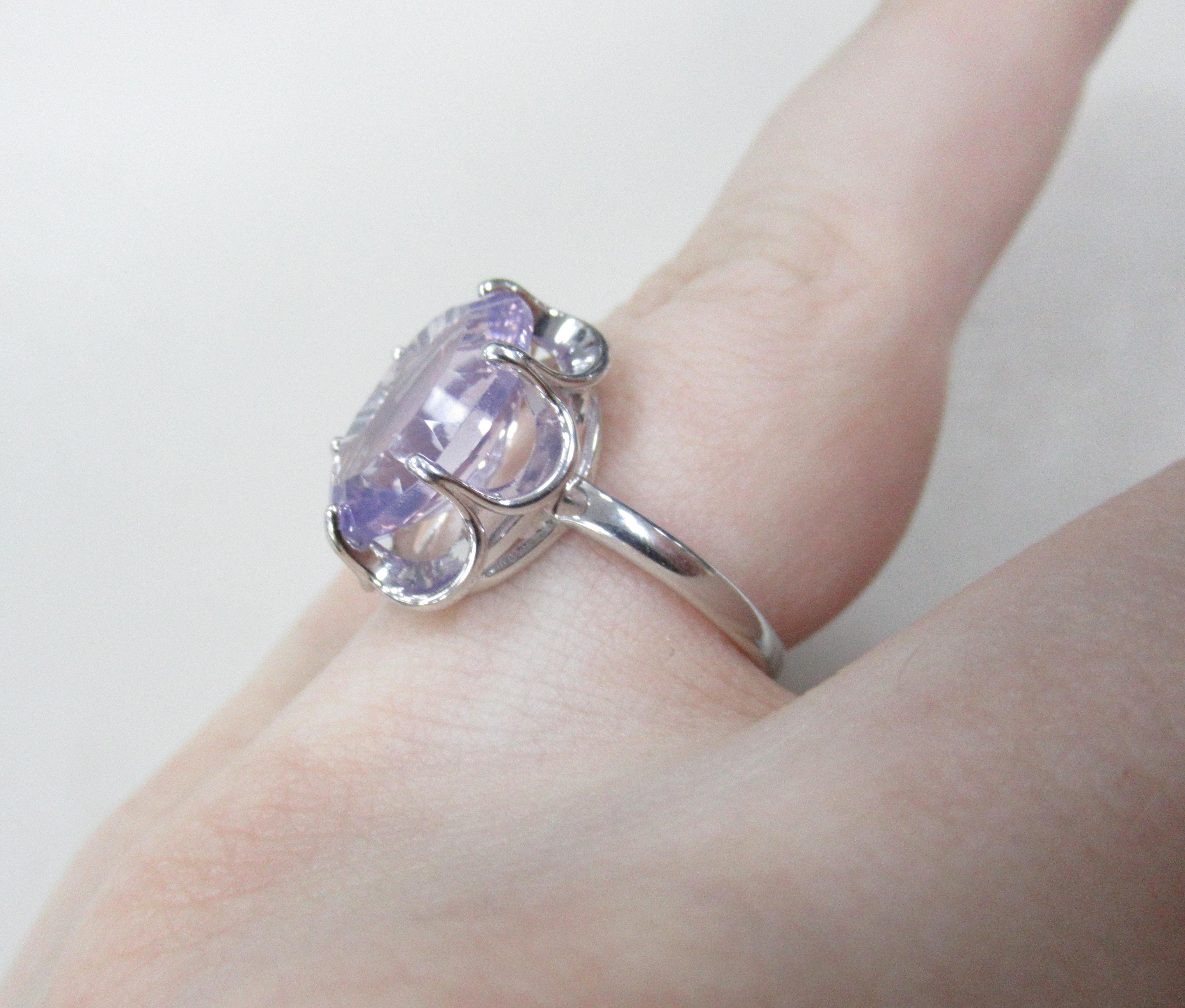 Серебряное кольцо с аметистом